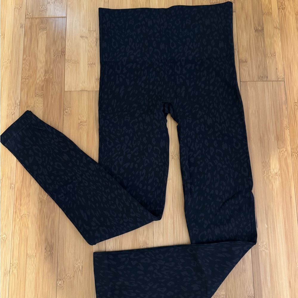 Spanx black/grey leopard leggings